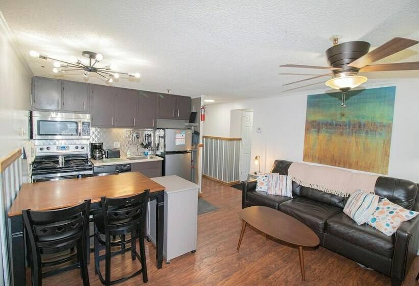 דירת משפחה, Mountaintop Condos