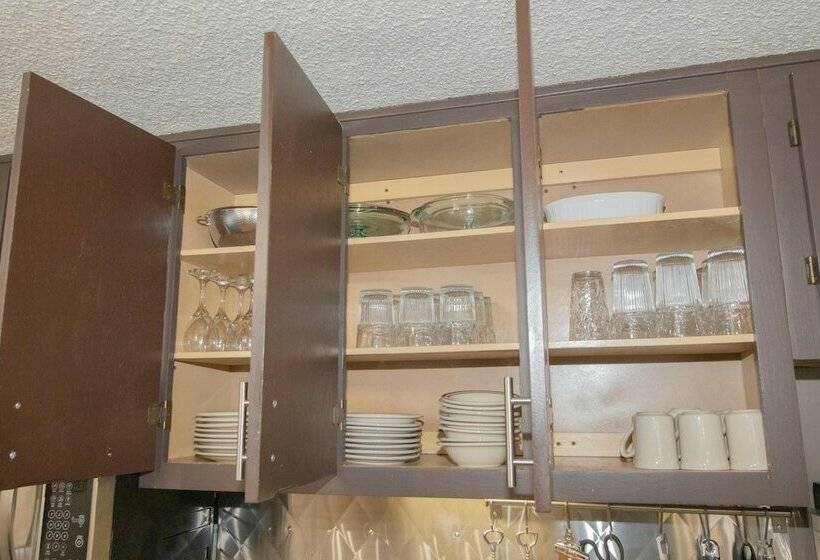 דירת משפחה, Mountaintop Condos