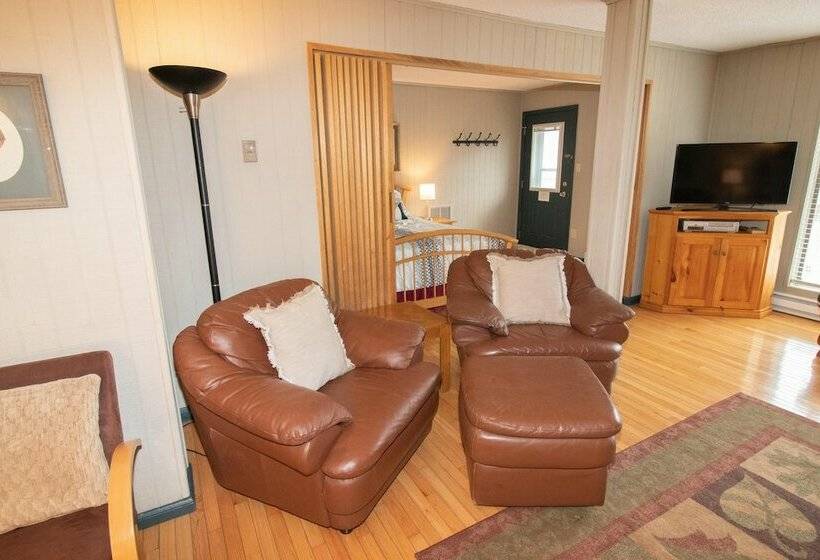 דירת משפחה, Mountaintop Condos