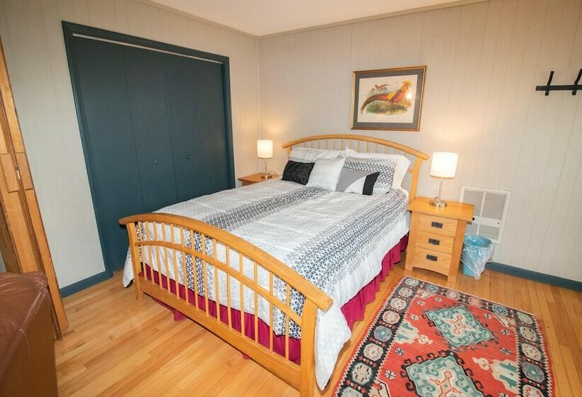 דירת משפחה, Mountaintop Condos