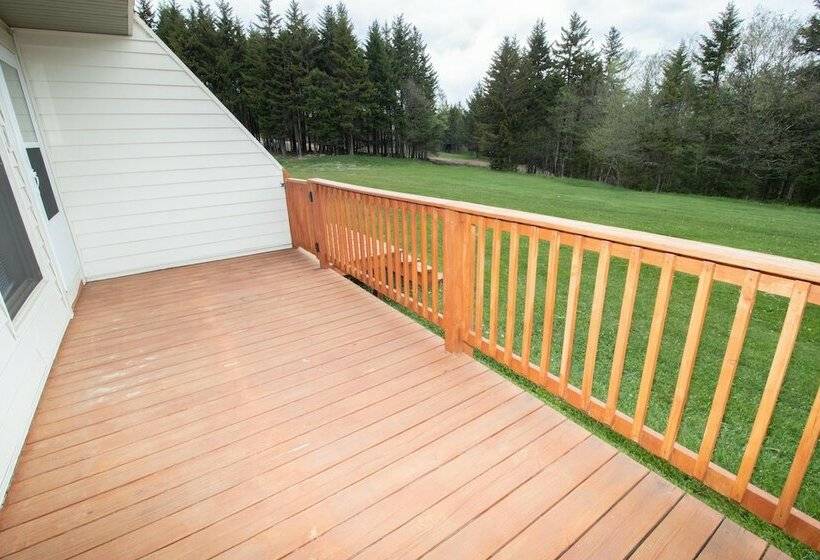 דירת משפחה, Mountaintop Condos