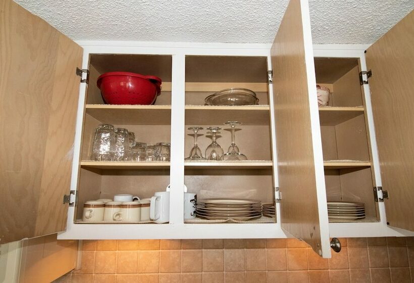 דירת משפחה, Mountaintop Condos