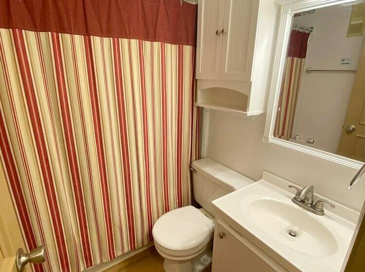 패밀리 아파트, Mountaintop Condos