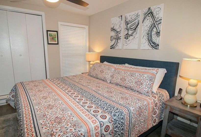 דירת משפחה, Mountaintop Condos