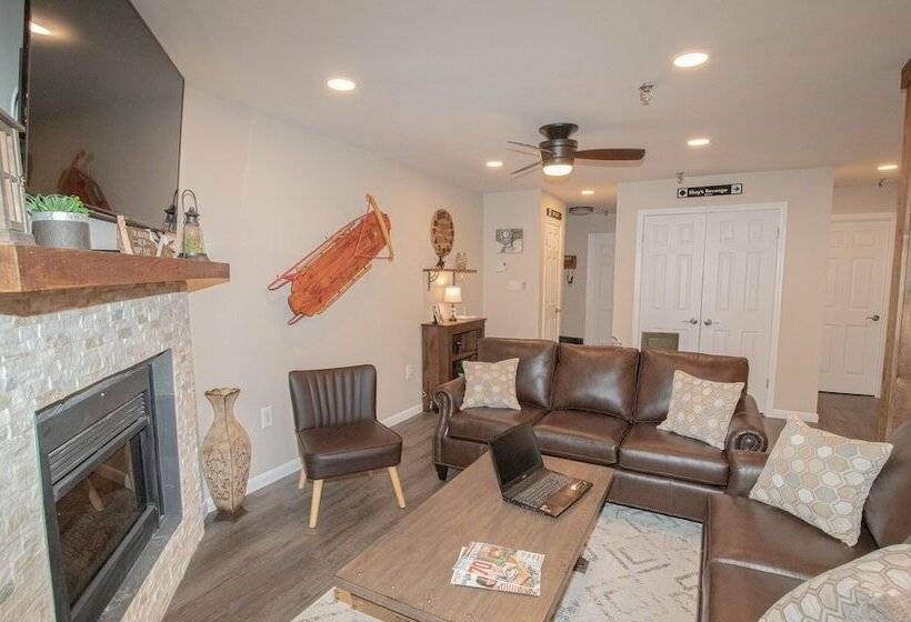 דירת משפחה, Mountaintop Condos