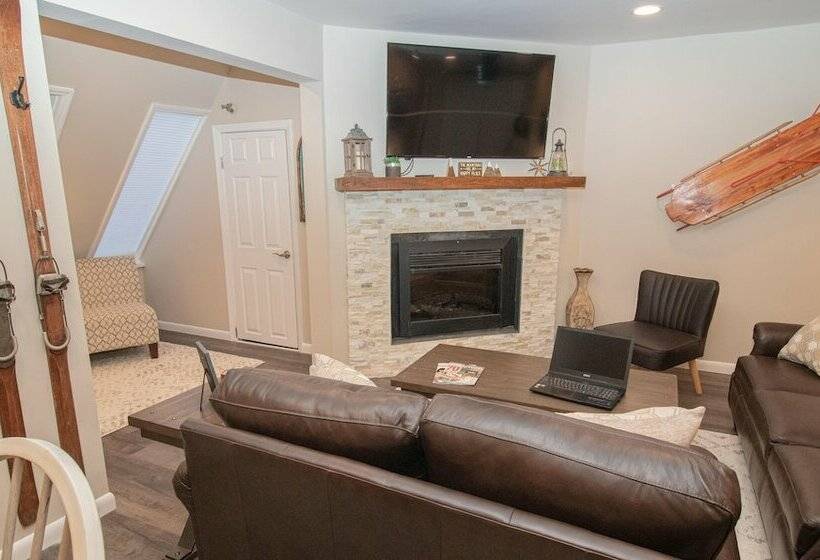 דירת משפחה, Mountaintop Condos