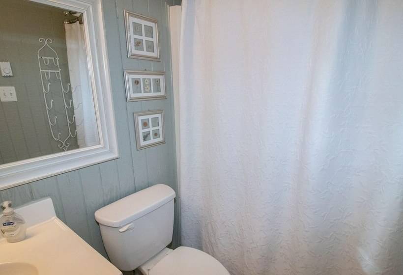 דירת משפחה, Mountaintop Condos