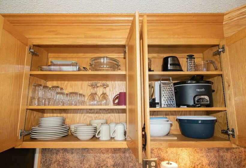 דירת חדר, Mountaintop Condos