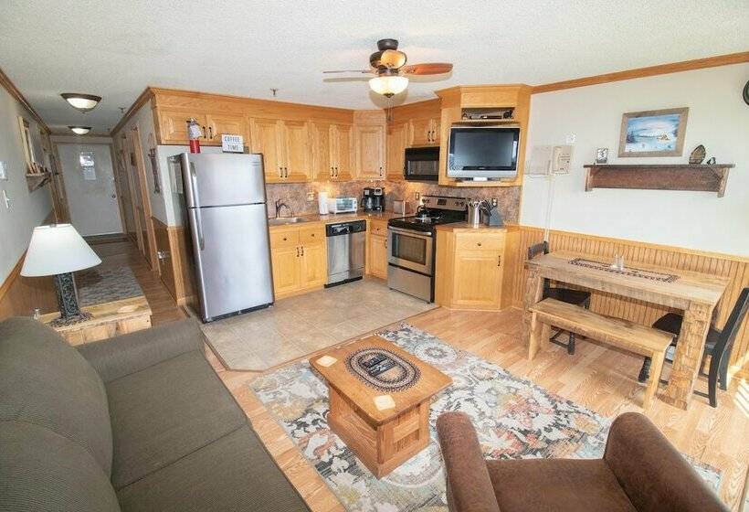 דירת חדר, Mountaintop Condos