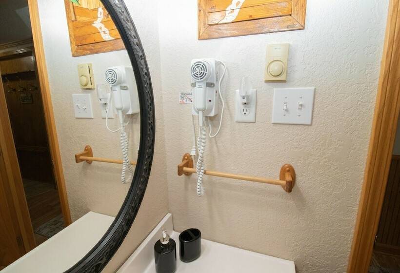 דירת חדר, Mountaintop Condos