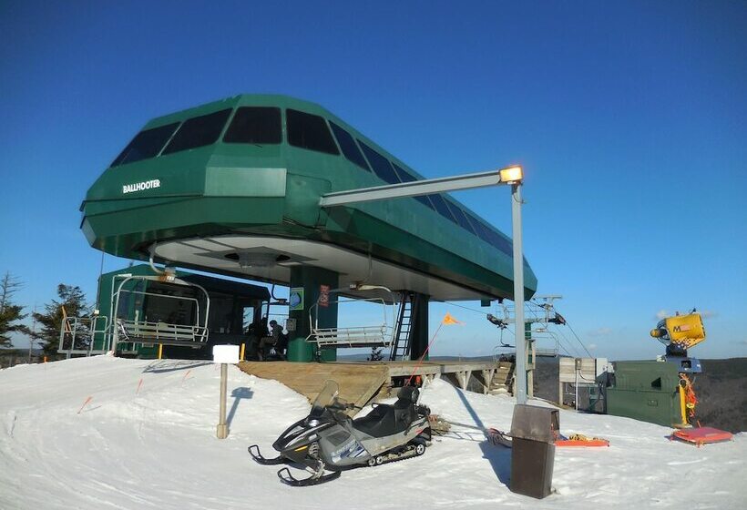 דירת חדר, Mountaintop Condos