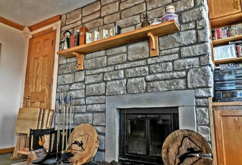 דירת חדר, Mountaintop Condos