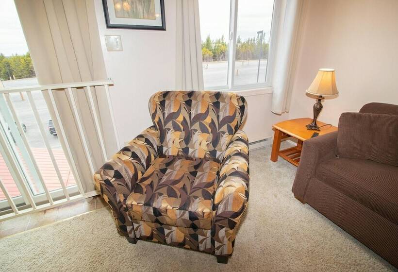 דירת חדר, Mountaintop Condos