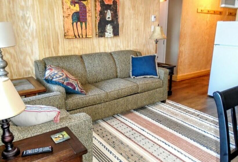 דירת חדר, Mountaintop Condos