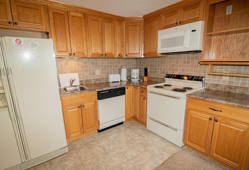 דירת חדר, Mountaintop Condos