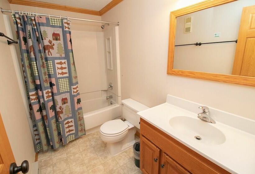 דירת חדר, Mountaintop Condos