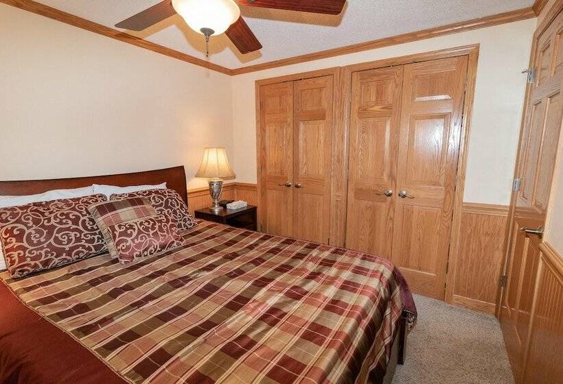 דירת חדר, Mountaintop Condos