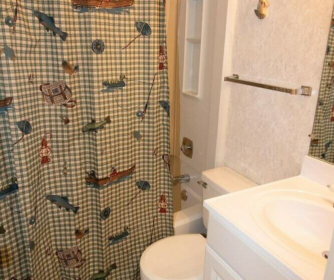 דירת חדר, Mountaintop Condos