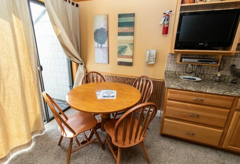 דירת חדר, Mountaintop Condos