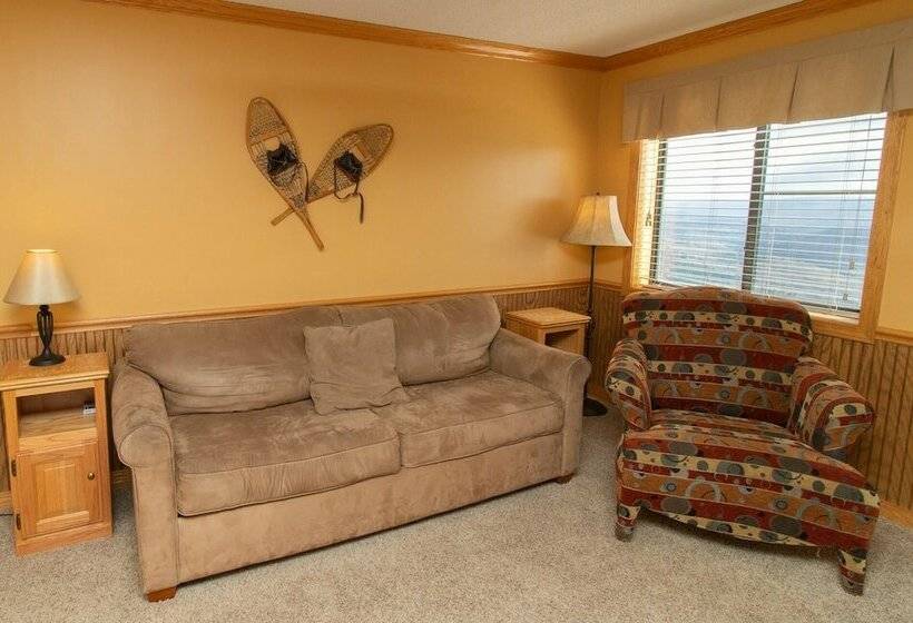 דירת חדר, Mountaintop Condos