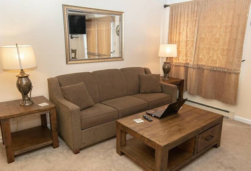 דירת חדר, Mountaintop Condos