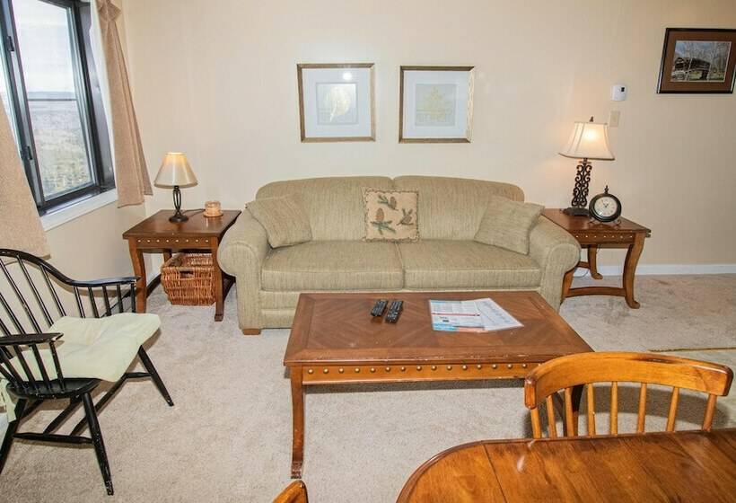 דירת חדר, Mountaintop Condos