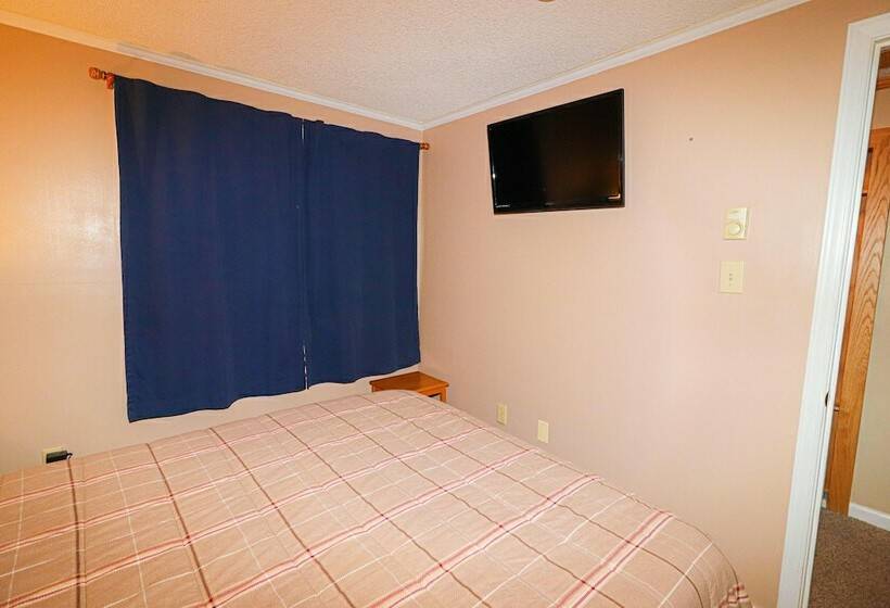 דירת חדר, Mountaintop Condos