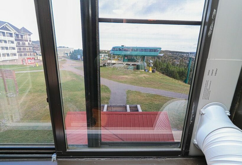 דירת חדר, Mountaintop Condos