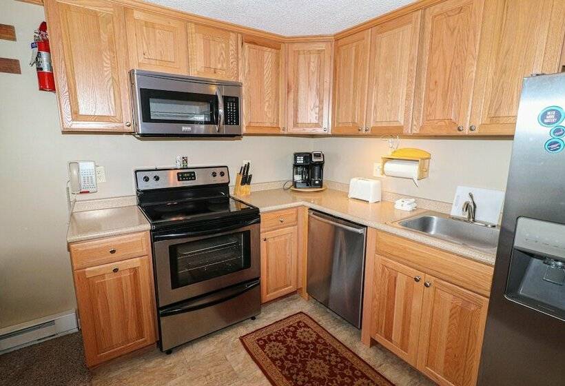 דירת חדר, Mountaintop Condos