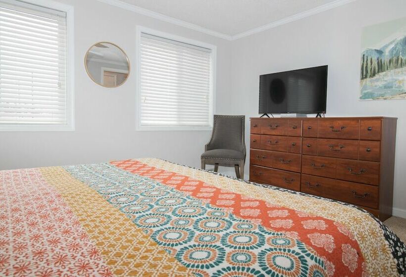 דירת חדר, Mountaintop Condos