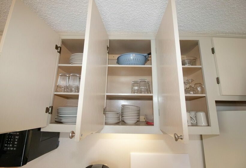 דירת חדר, Mountaintop Condos