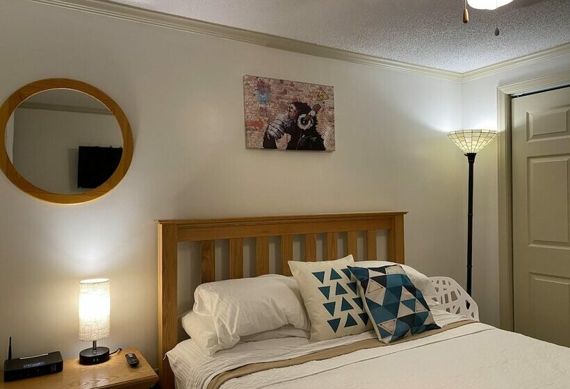 דירת חדר, Mountaintop Condos