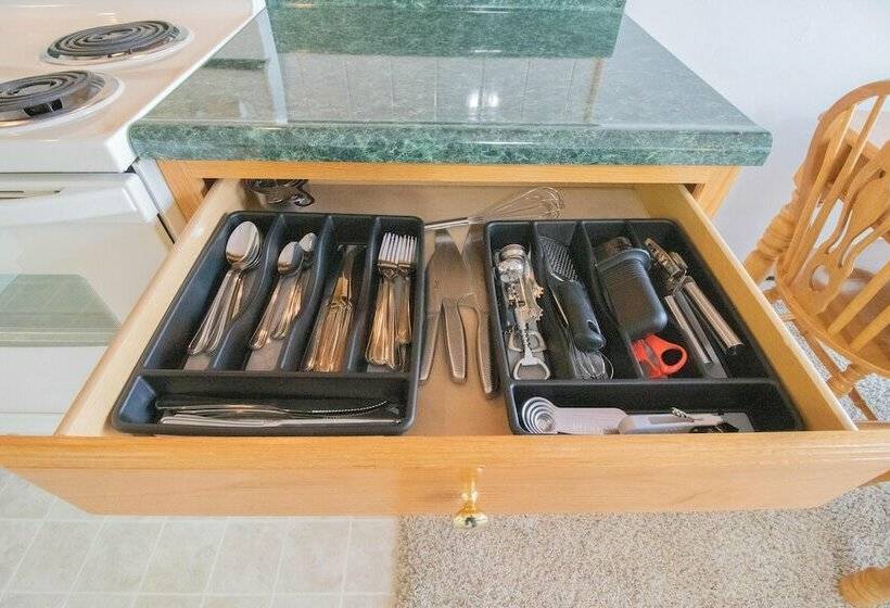 דירת חדר, Mountaintop Condos