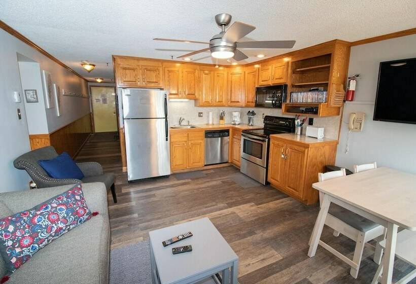 דירת חדר, Mountaintop Condos