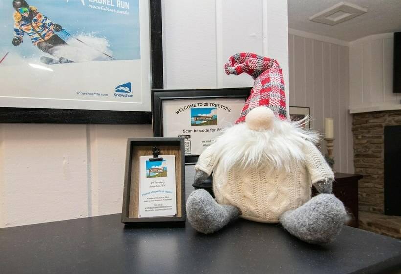 דירת חדר, Mountaintop Condos