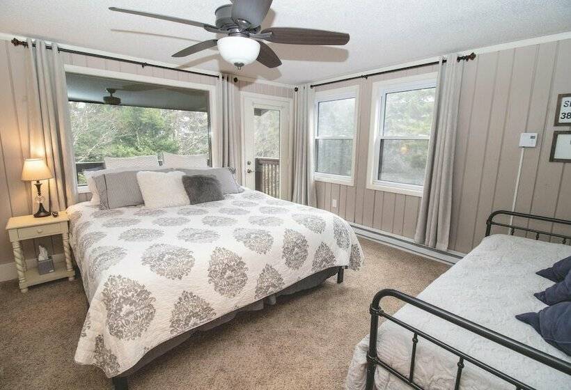 דירת חדר, Mountaintop Condos