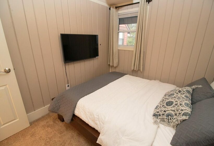 דירת חדר, Mountaintop Condos