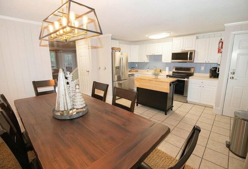 דירת חדר, Mountaintop Condos