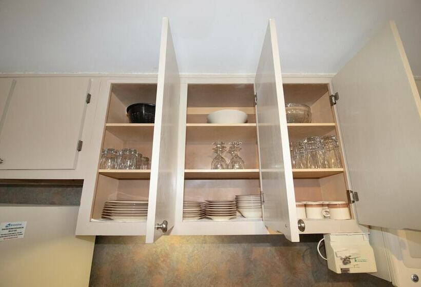 דירת חדר, Mountaintop Condos