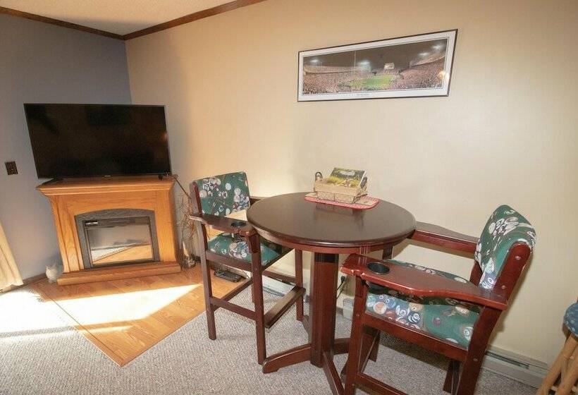 דירת חדר, Mountaintop Condos