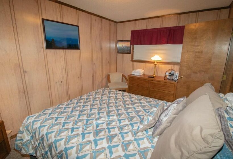 דירת חדר, Mountaintop Condos