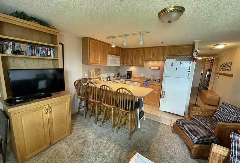 דירת חדר, Mountaintop Condos