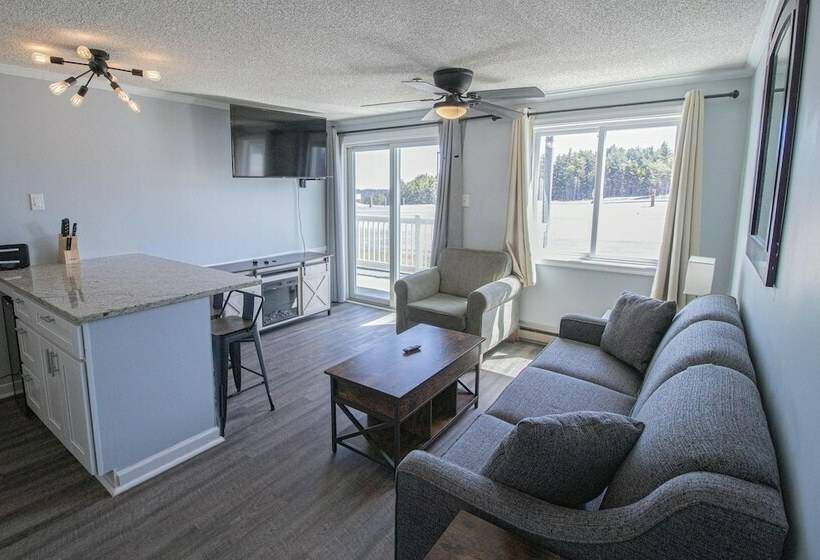 דירת חדר, Mountaintop Condos