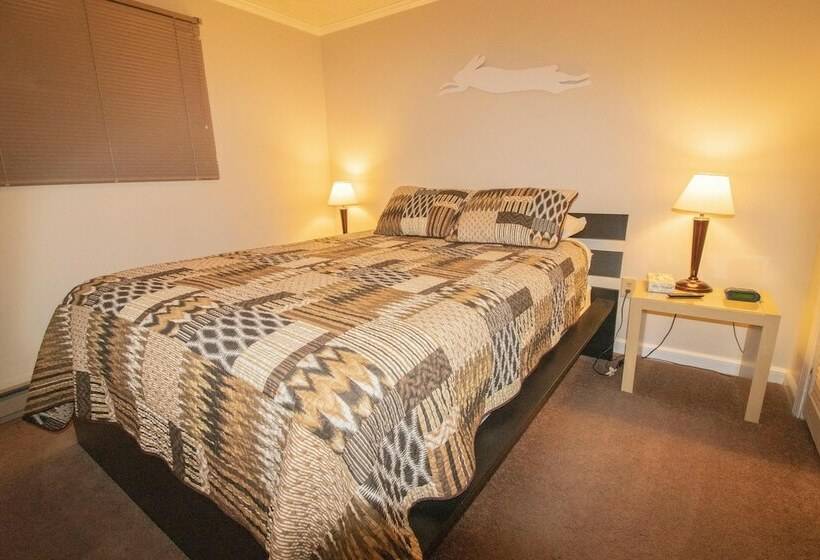 דירת חדר, Mountaintop Condos