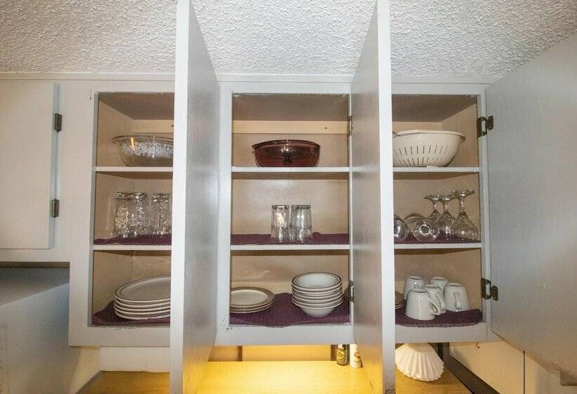 דירת חדר, Mountaintop Condos