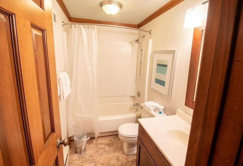 דירת חדר, Mountaintop Condos