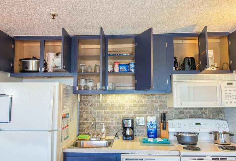 דירת חדר, Mountaintop Condos