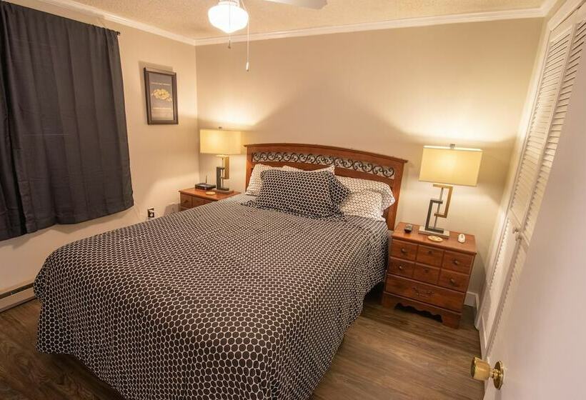 דירת חדר, Mountaintop Condos