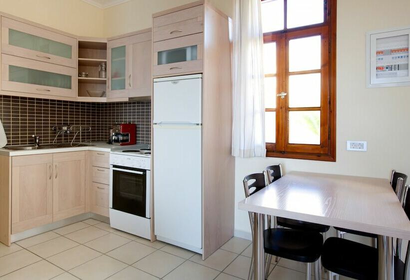 דירת חדר עם נוף לים ומרפסת, Giorgi S Blue Apartments