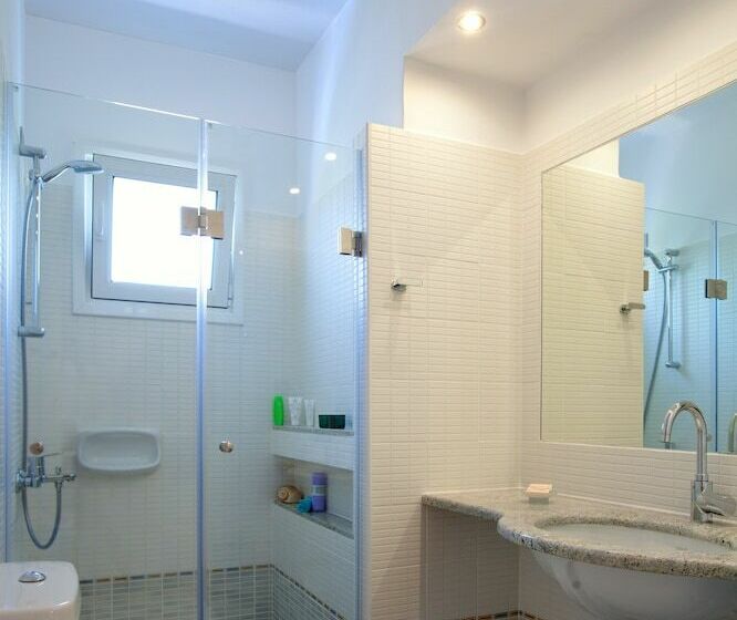 דירת חדר עם נוף לים ומרפסת, Giorgi S Blue Apartments